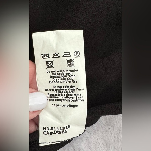 Michael Kors Designer Collection Italian 100%Silk Blouse Top Black SZ Large - Picture 8 of 11